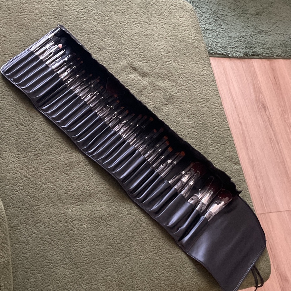Black Makeup Brush Set